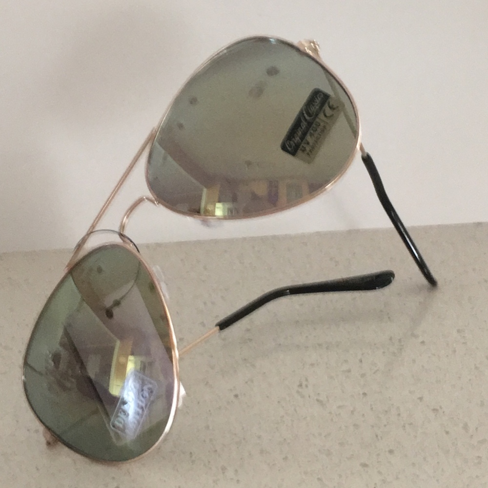 Mirrored Aviator Sunglasses w/ Case & Cloth - NWT - Picture 3 of 7